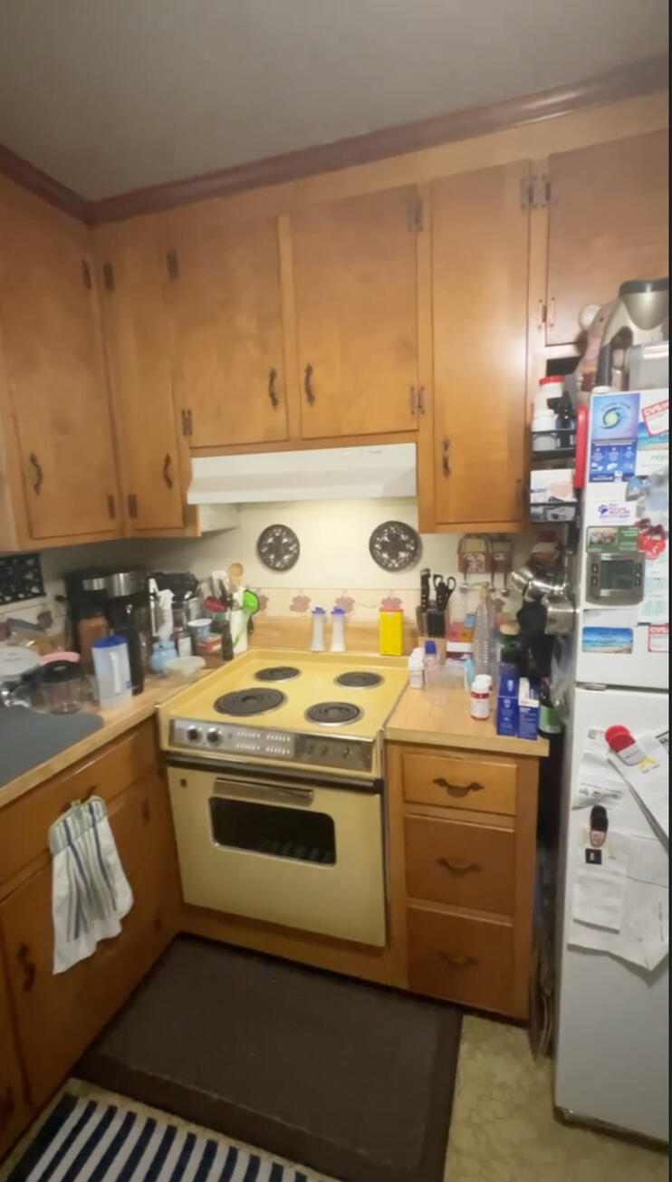 A well-loved kitchen that had served its family for years, but no longer reflected the way they wanted to live. Our goal was to preserve what worked while creating a brighter, more functional space designed for modern living.